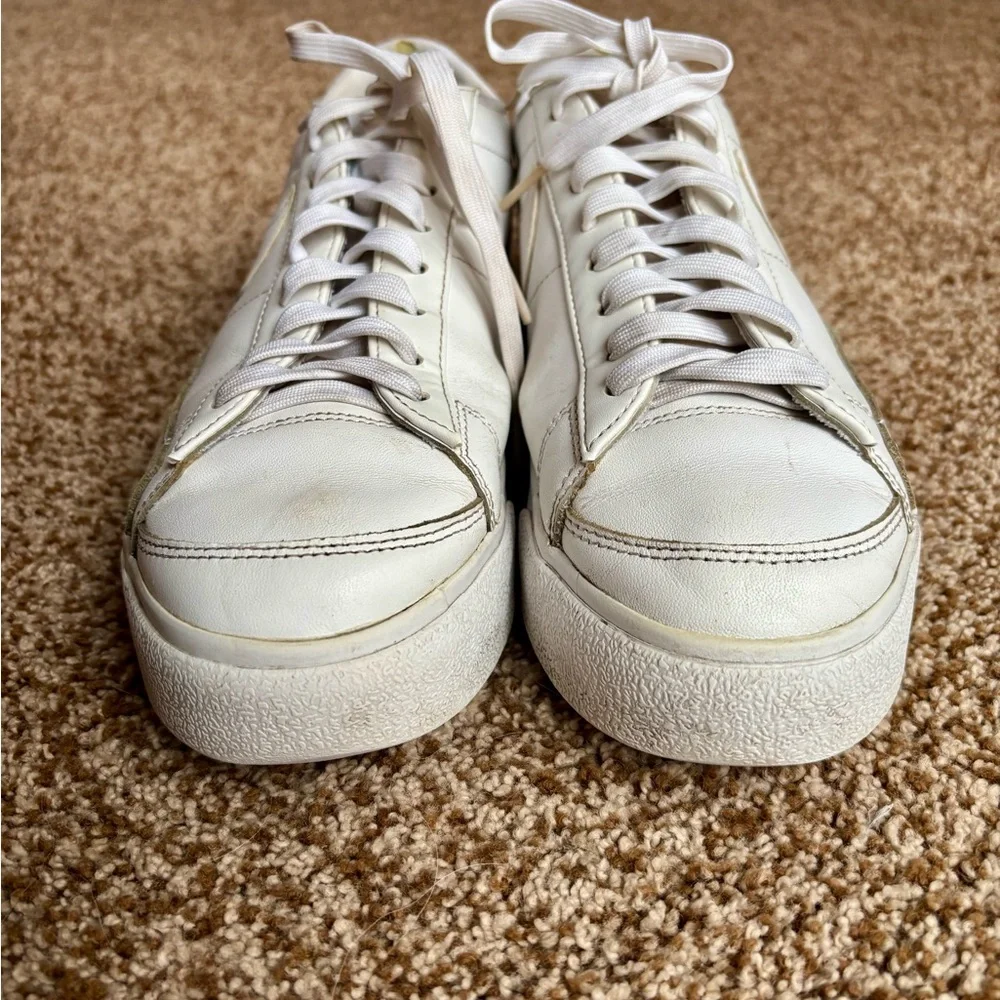 Nike White Low-Top Sneakers - Picture 5 of 8